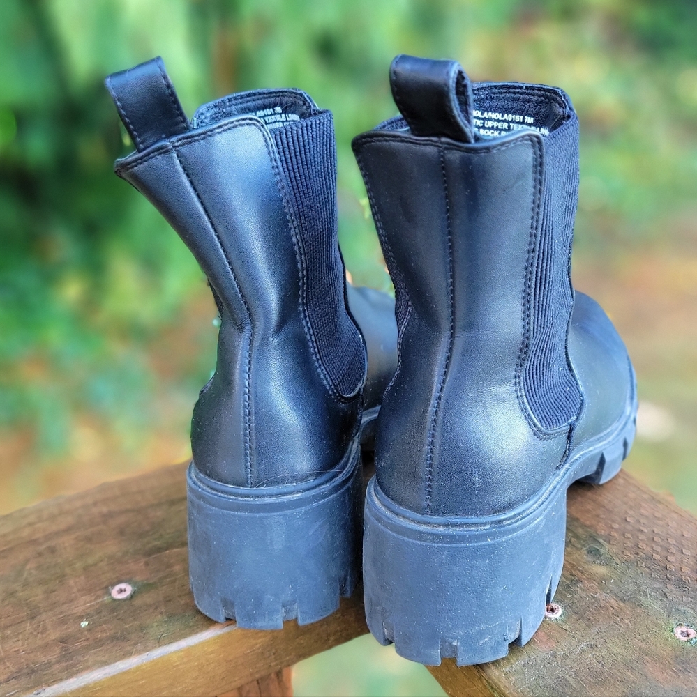Steve Madden Hayle Chelsea Black Ankle Boots - Picture 3 of 6